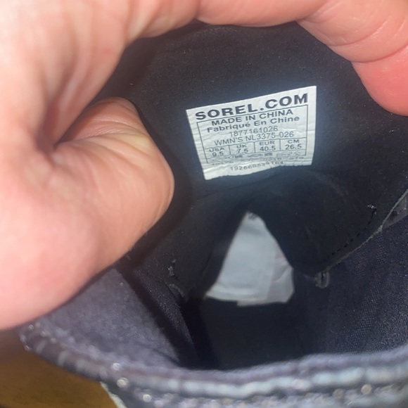 Sorel wedge booties in size 9.5 - Picture 3 of 6